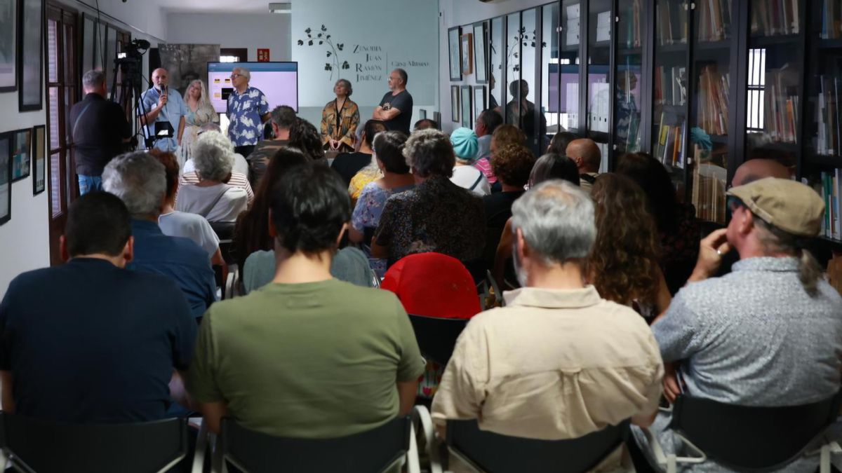Homenaje a la editora y gestora cultural canaria Ángeles Alonso Español en el festival de poesía Voces del Extremo.