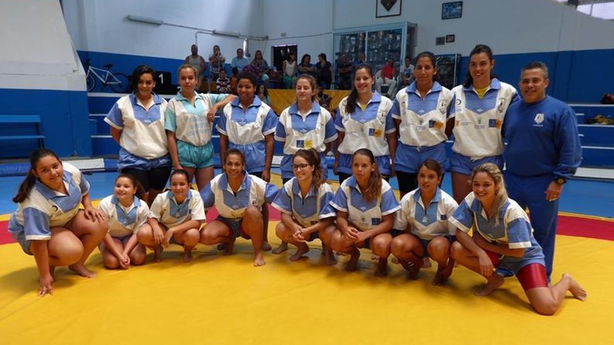Club de lucha femenino Santa Rita.