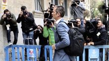 Iñaki Urdangarin abandona el tribunal tras ser puesto en libertad.
