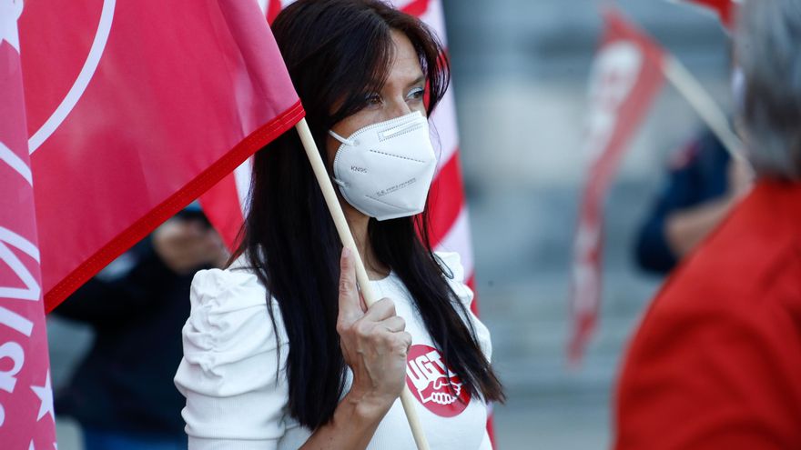Concentración convocada por CCOO y UGT en la Jornada Mundial del Trabajo Decente. Imagen de archivo