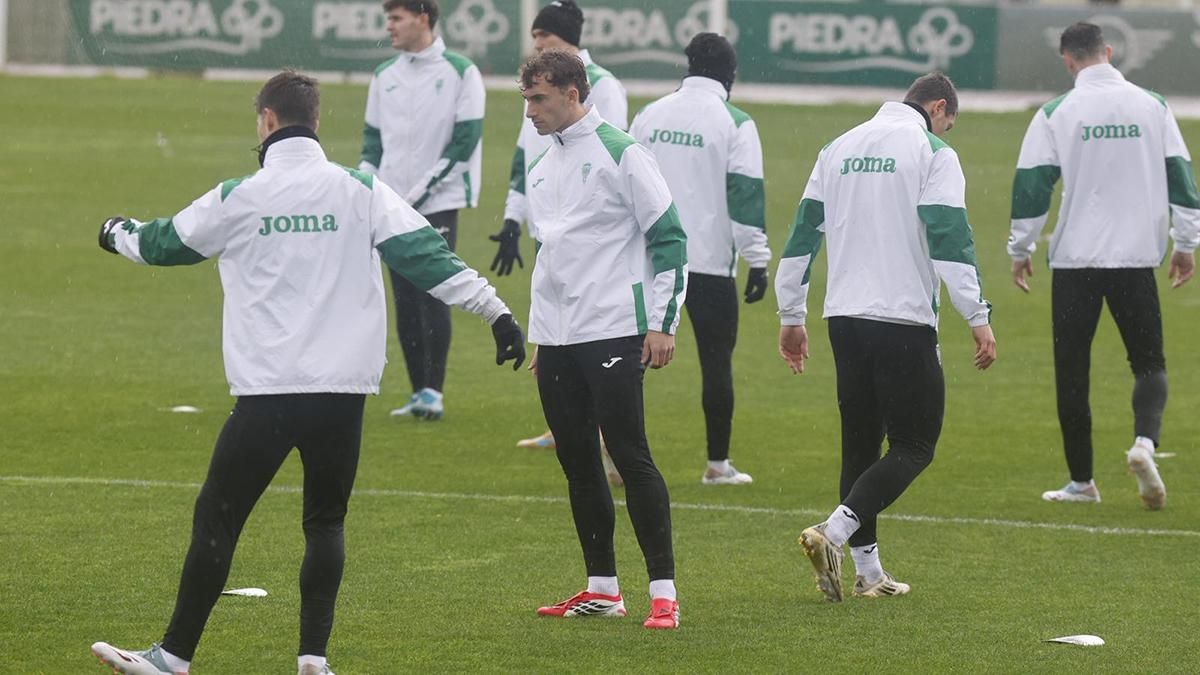 Mikel Goti en su primer entrenamiento con el Córdoba CF