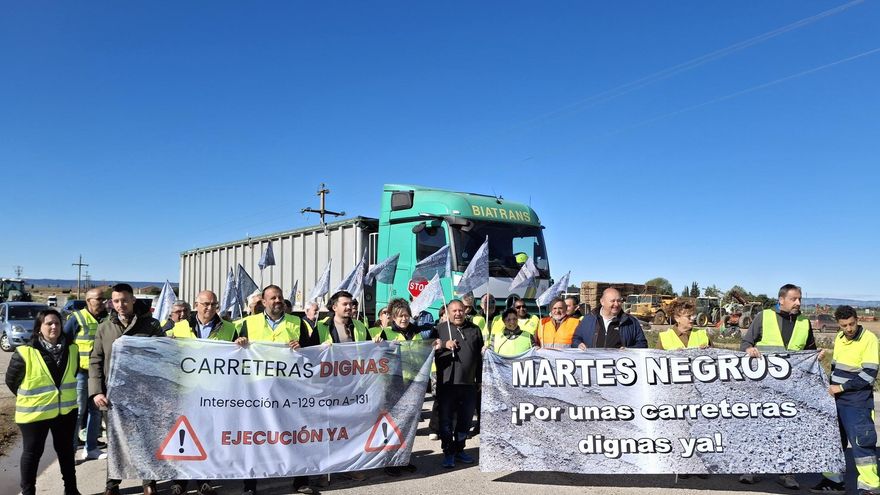 Protestas en Los Monegros por la A-230: denuncian obras “pésimas” y "falta de control" del Gobierno de Aragón