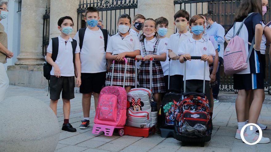 Alumnos del Colegio La Inmaculada en su vuelta al cole