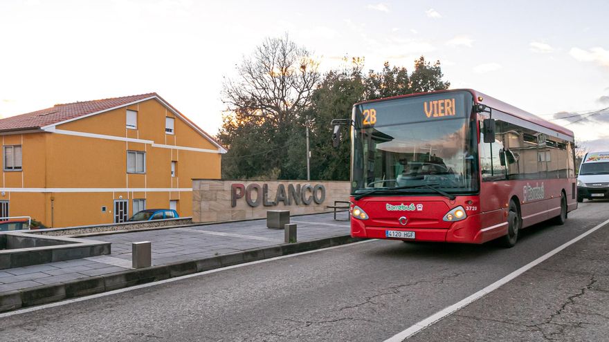Vehículo del Torrebús a su paso por Polanco.