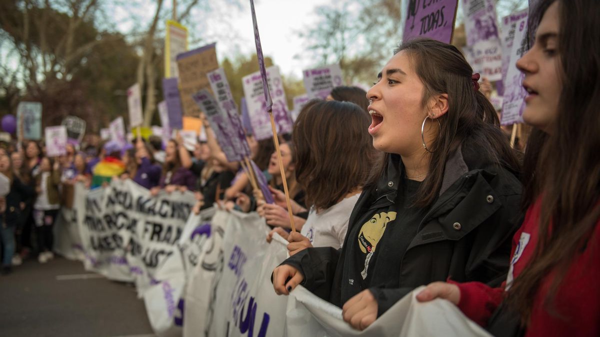 Doce fotos, doce luchas