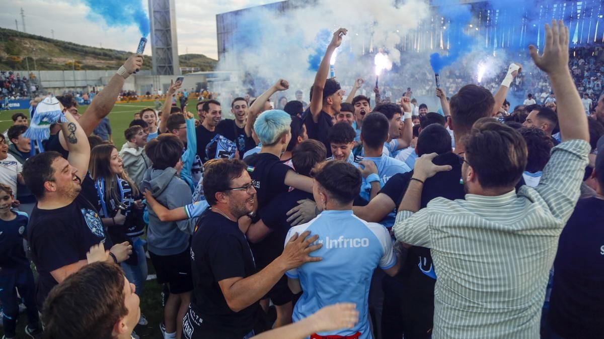 Celebración del ascenso del Ciudad de Lucena