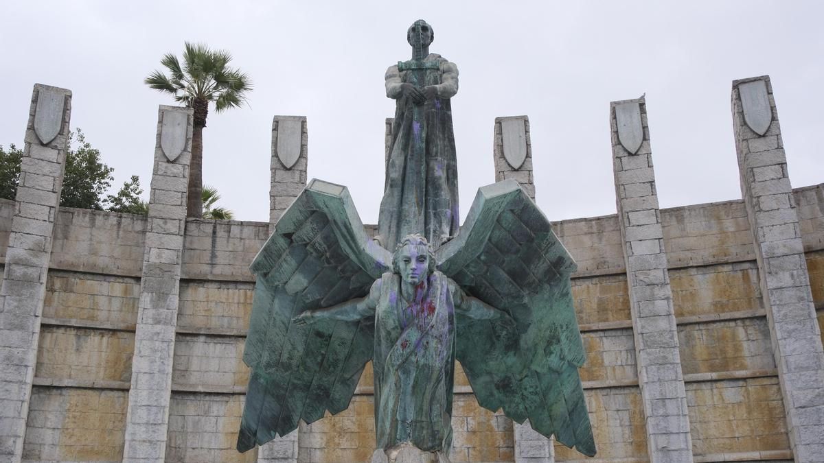 "Si Santa Cruz no retira el monumento a Franco en seis meses, lo hará el Estado"