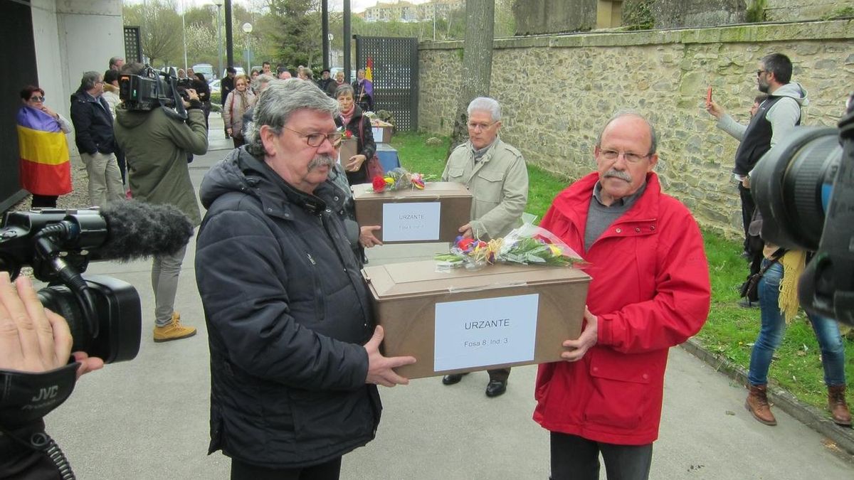 Homenaje en Pamplona a doce fusilados en 1936 cuyos restos no han podido ser identificados