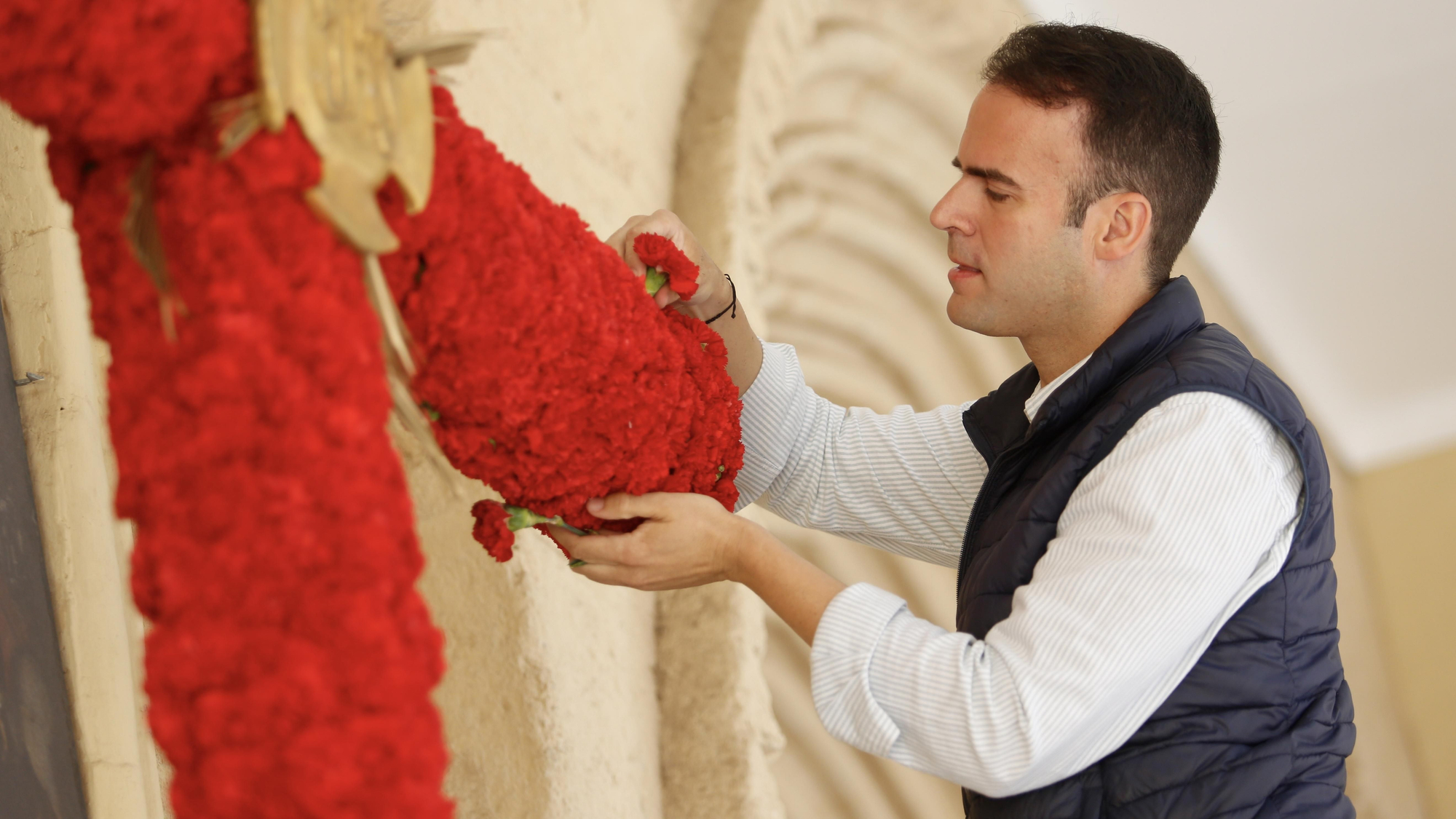 Montaje de cruces de mayo