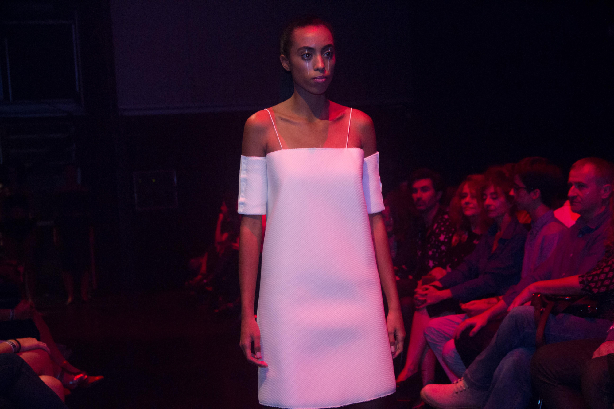 Desfile de la colección `Hipertextual´ de Constanza Mas en el Centro Párraga / Manu Cabrera