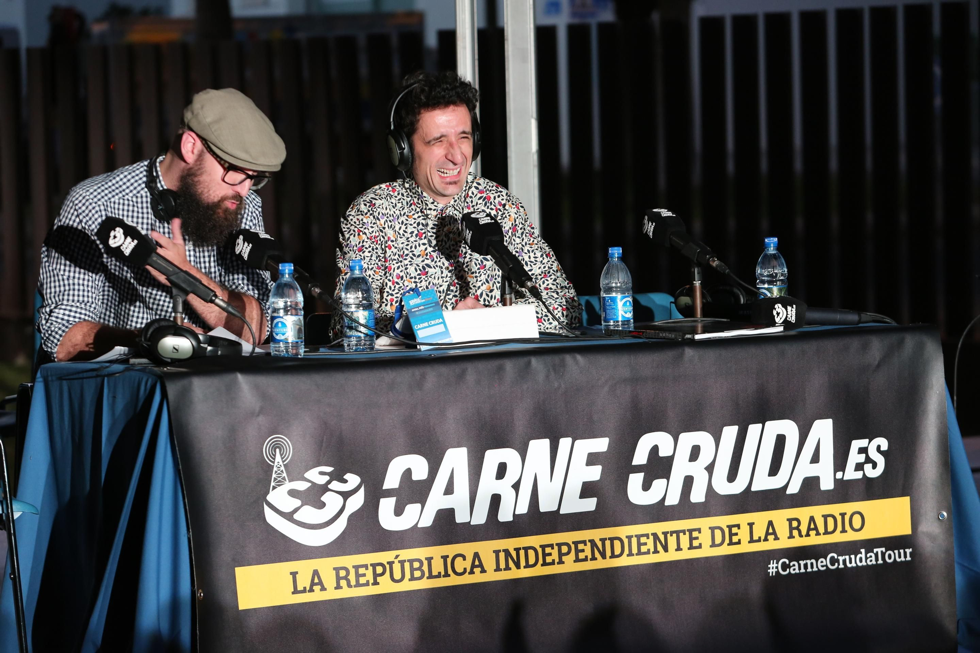 Javier Gallego durante la grabación de su programa: Carne Cruda. (Alejandro Ramos).