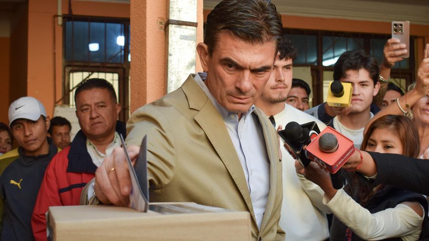 El opositor Rodrigo Paz afirma que Bolivia "necesita estabilidad" tras emitir su voto