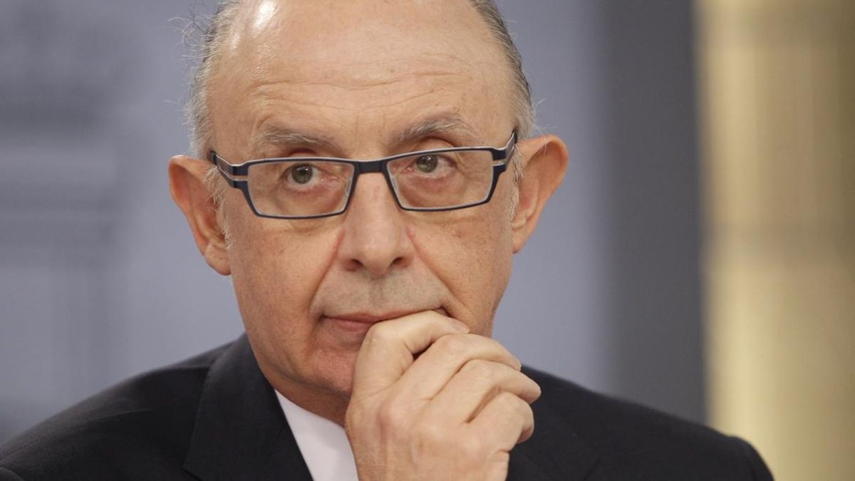 Hacienda tendrá que imputar 1.500 millones al déficit de 2015 por contratos de Cataluña y Zaragoza de 2013