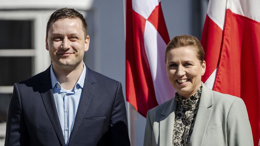 La primera ministra danesa, Mette Frederiksen, y el presidente de Groenlandia, Jens-Frederik Nielsen, en la residencia de la mandataria danesa Marienborg en Kongens Lyngby (Dinamarca), el 27 de April 2025. EFE/EPA/MADS CLAUS RASMUSSEN DENMARK OUT