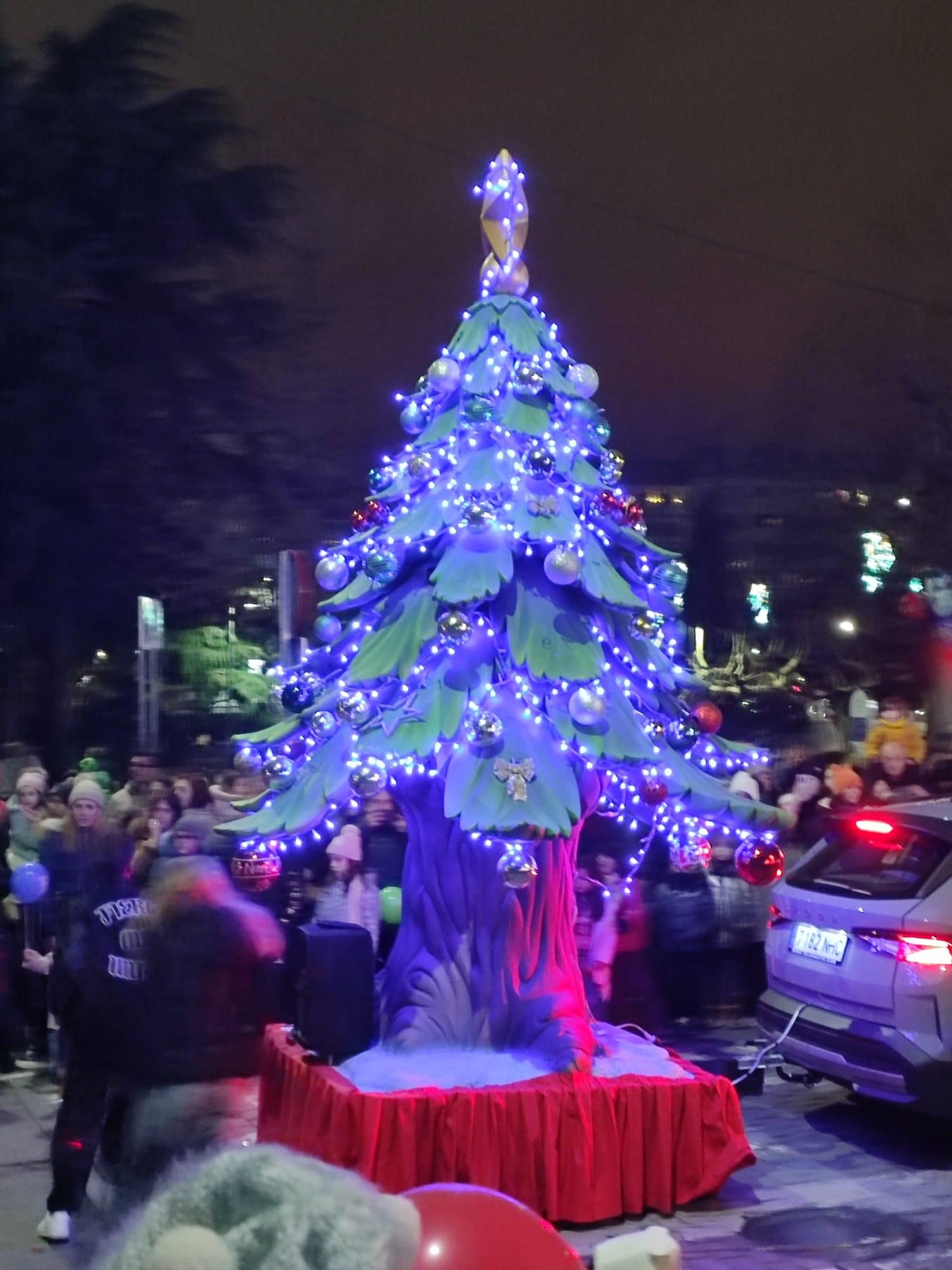 Así brilló y llenó de ilusión a León la Cabalgaza de la Navidad de 2025