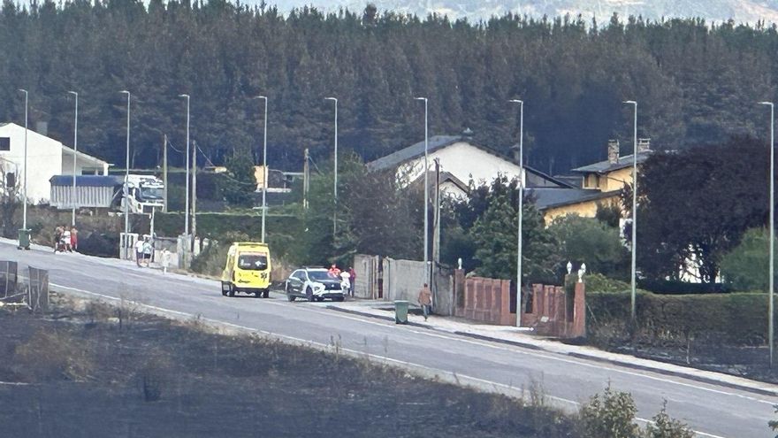 Los fuegos en León dejan por ahora dos heridos leves por quemaduras, varios atendidos por humo y más desalojos