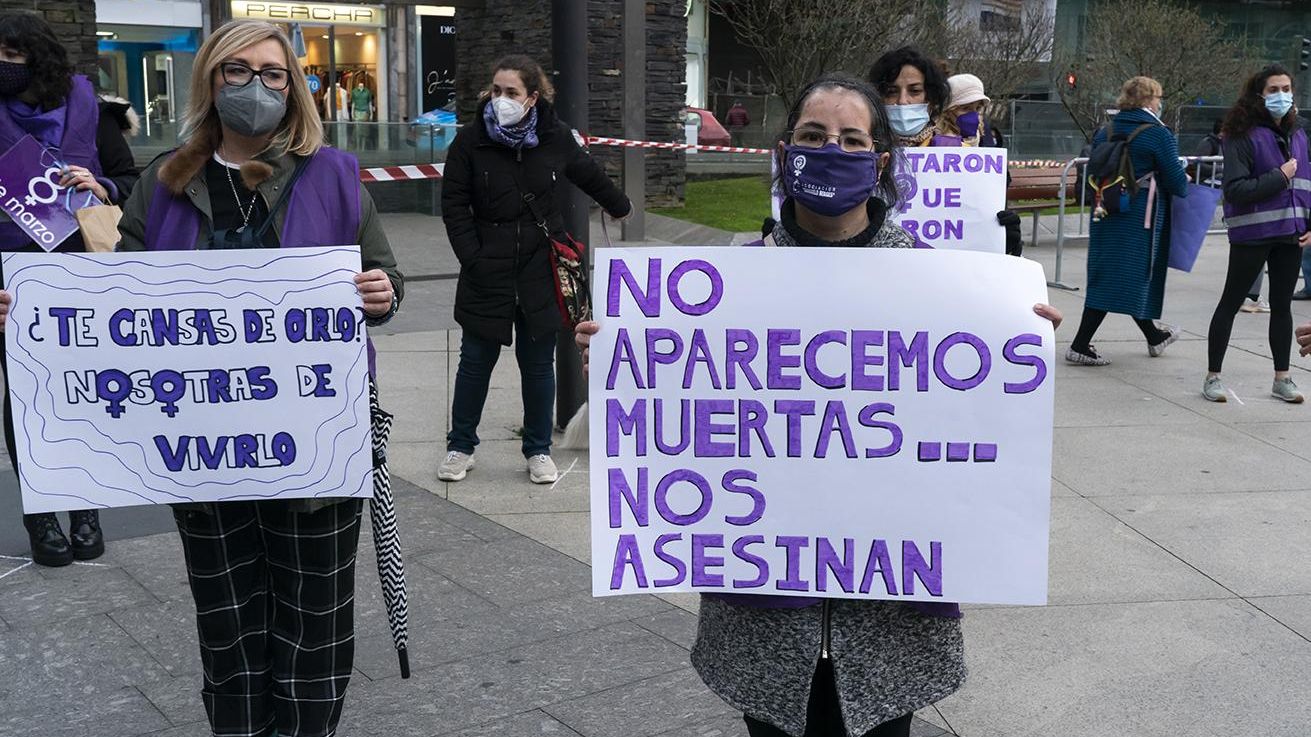 Protesta contra la violencia de género durante el 8M en Santander.