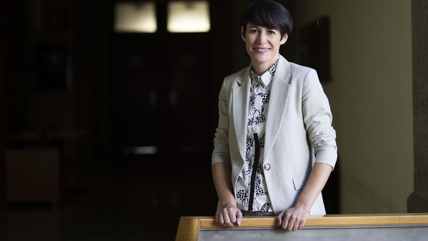 La portavoz nacional del BNG, Ana Pontón, en el Parlamento de Galicia durante la entrevista.