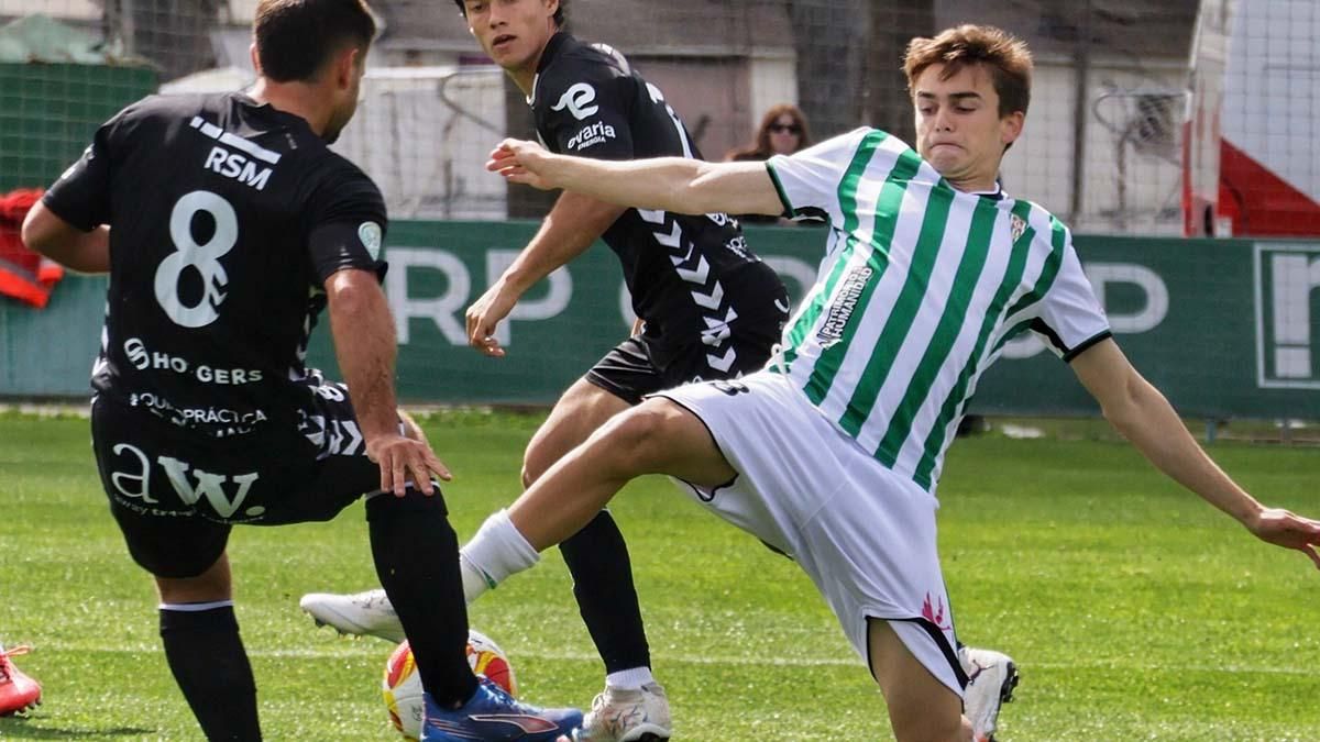 Lance del duelo del Córdoba CF B.