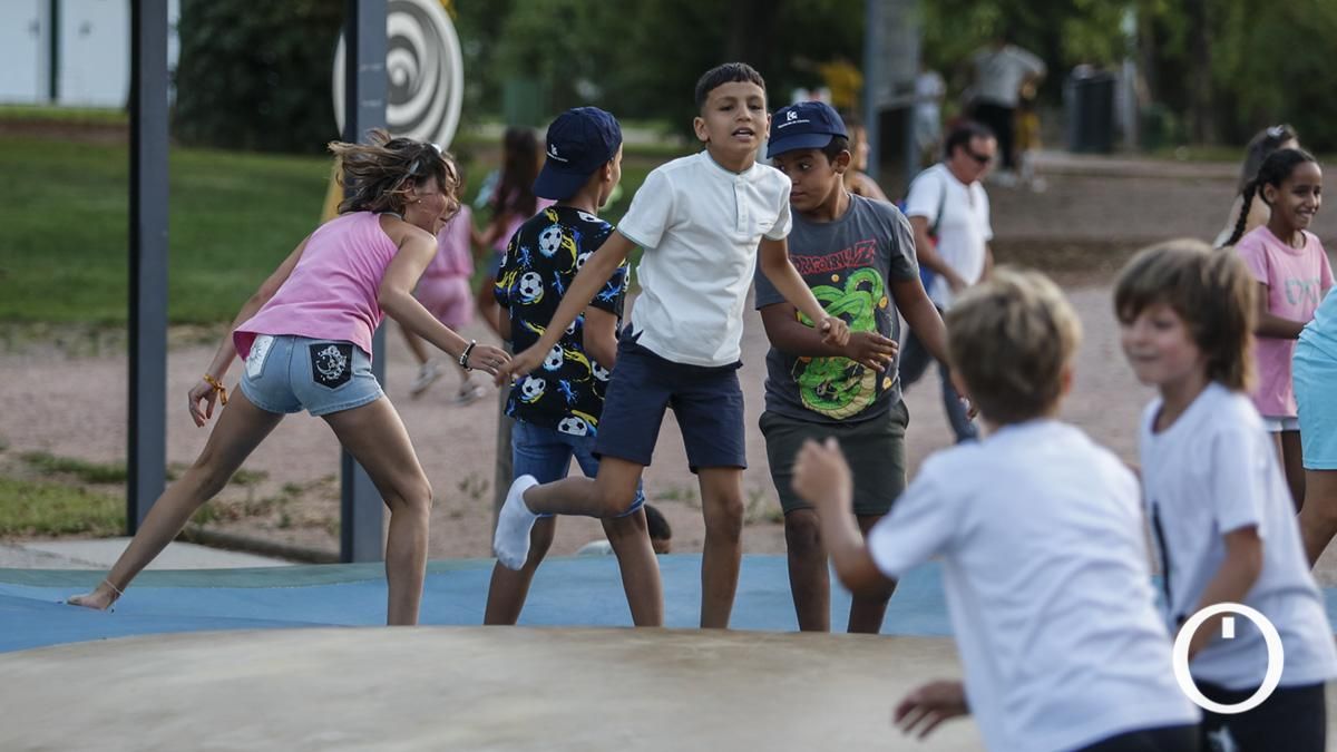 Niños saharauis del programa 'Vacaciones en paz' visitan la Ciudad de los Niños.