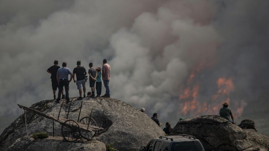 Cinco brigadistas heridos con quemaduras de diferente consideración en el incendio de Barreiros (Lugo)