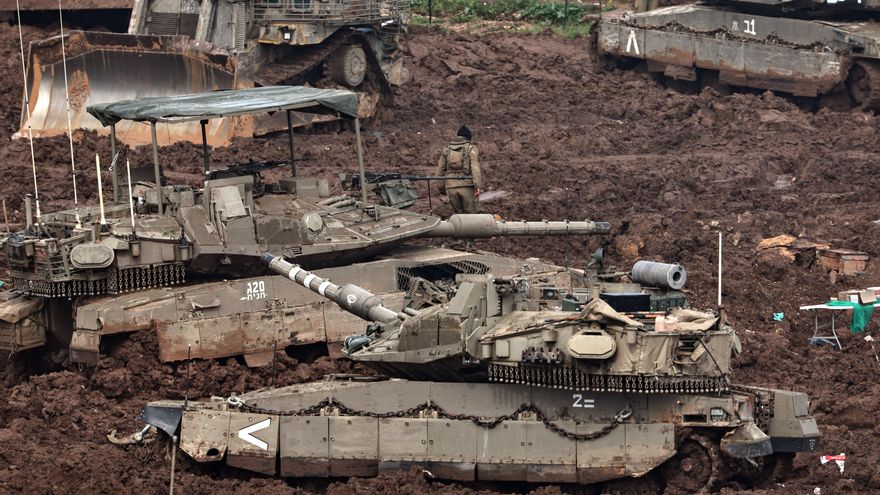 - Los tanques israelíes operan a lo largo de la frontera entre Israel y Líbano, cerca de la Alta Galilea, en el norte de Israel, el 26 de marzo de 2026. Israel reanudó las operaciones en Líbano a principios de marzo de 2026, apuntando a la infraestructura y personal de Hezbolá. (Líbano, Hezbolá) EFE/EPA/ATEF SAFADI
