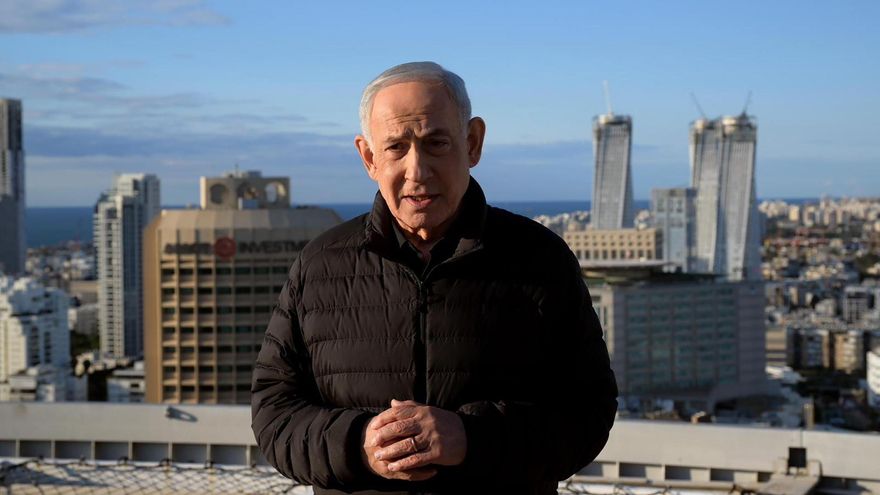 El primer ministro israelí, Benjamin Netanyahu, durante un discurso el 1 de marzo en la azotea del edificio militar de la Kirya en Tel Aviv.