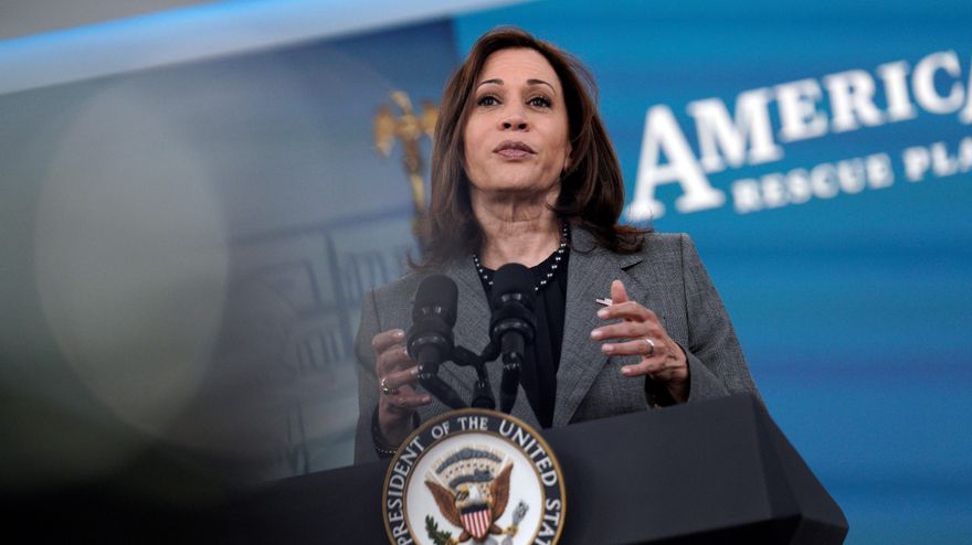 En la imagen la vicepresidenta de los Estados Unidos, Kamala Harris. EFE/EPA/Yuri Gripas / Pool