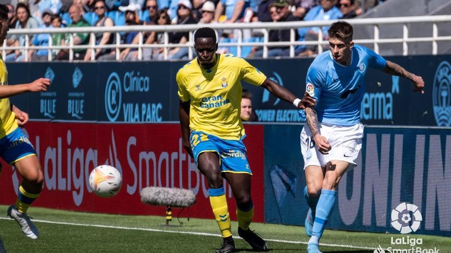 Las Palmas pierde dos puntos en su lucha por el playoff