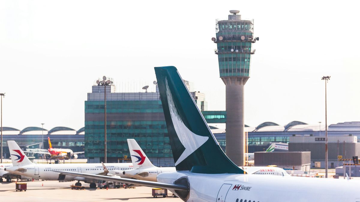 Un controlador aéreo se duerme en plena jornada laboral y un avión tiene que dar vueltas durante 18 minutos sobre el Mediterráneo