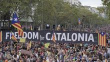 Los radicales toman la calle en Barcelona y Catalunya se sume en una grave crisis política