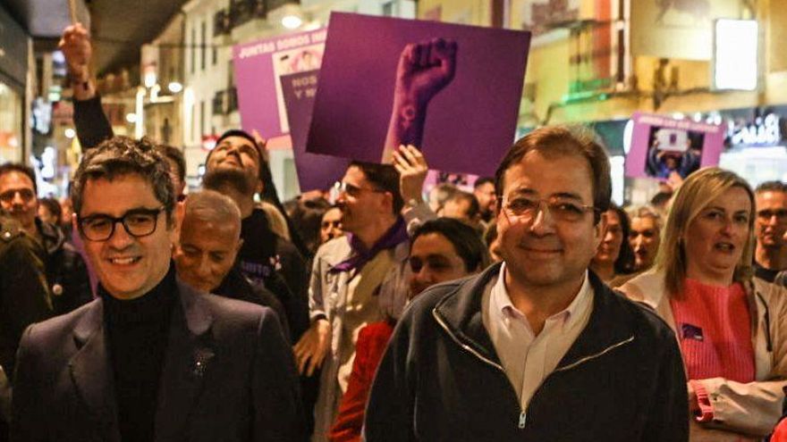 Félix Bolaños, Fernández Vara y Blanca Martín, en la manifestación de Mérida
