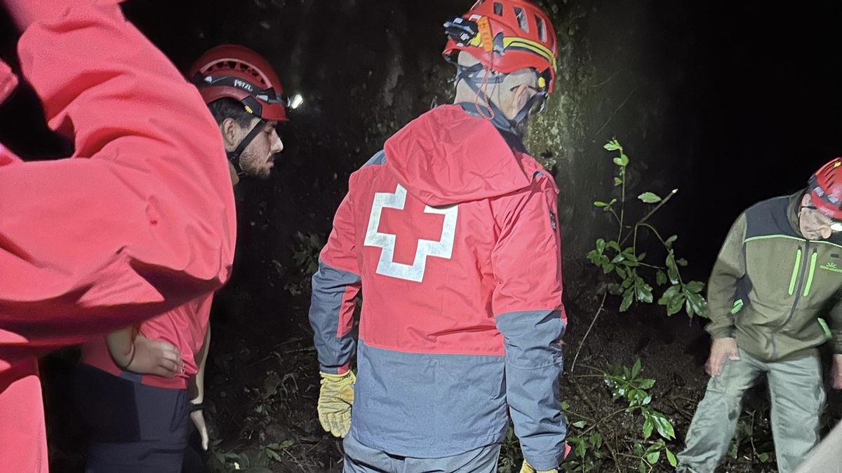 Rescatados 9 senderistas en el barranco de Los Tilos   sorprendidos por un desprendimiento