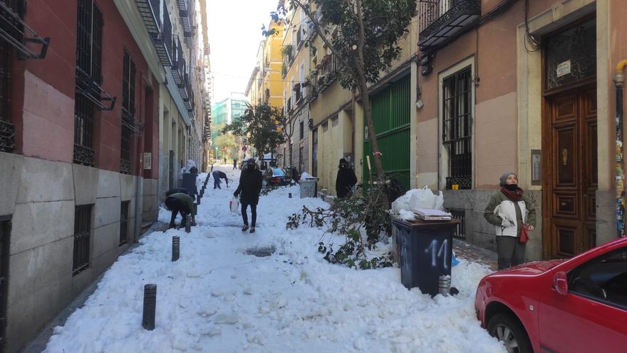 La misma calle Don Felipe después de la limpieza vecinal