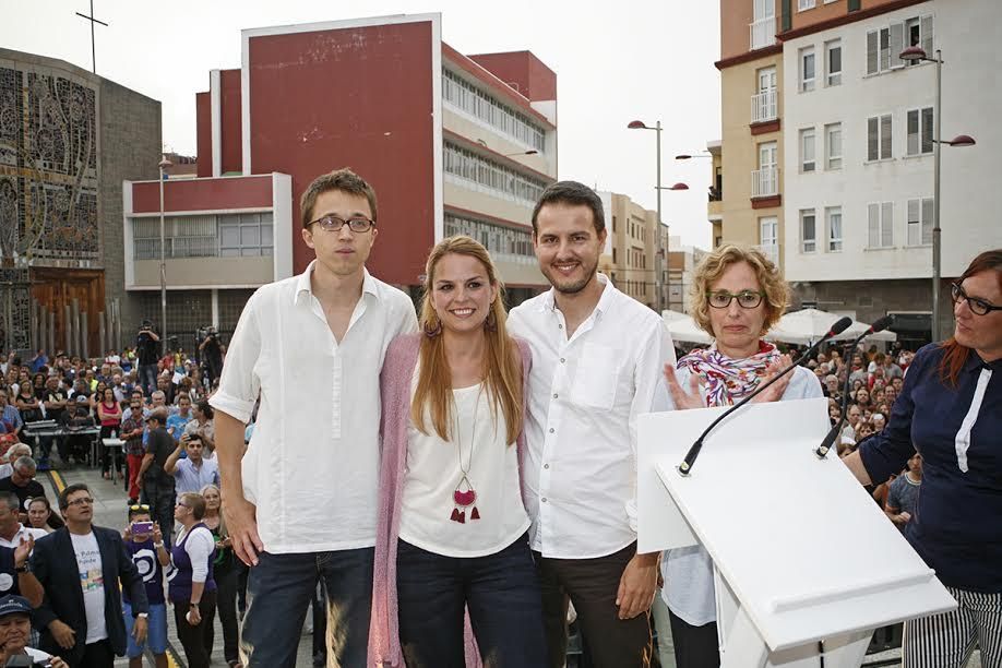 Iñigo Errejón, Noemí Santana, CarloS Meca, María Nebot y Natividad Arnáiz. (ALEJANDRO RAMOS)