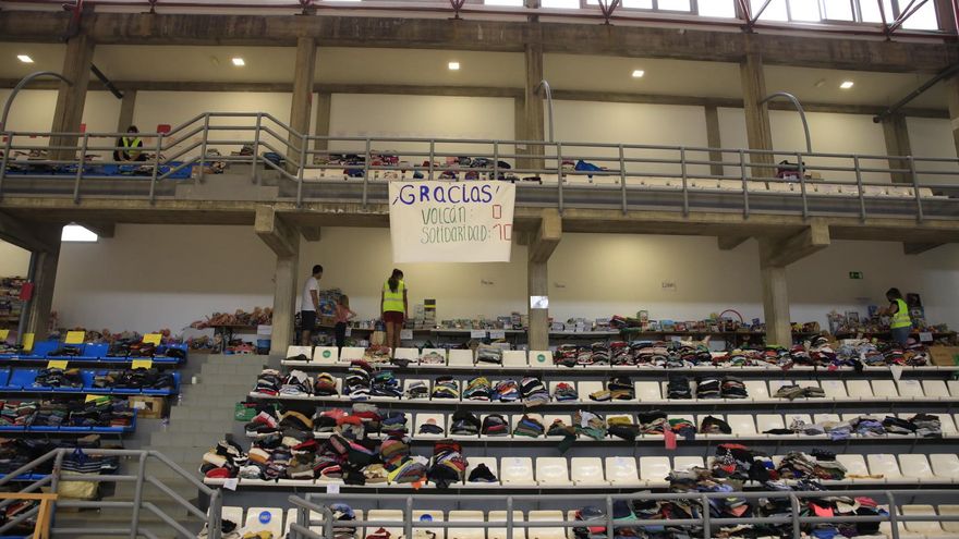 Centro de donaciones en La Palma / FOTO: JOSÉ BRINGAS