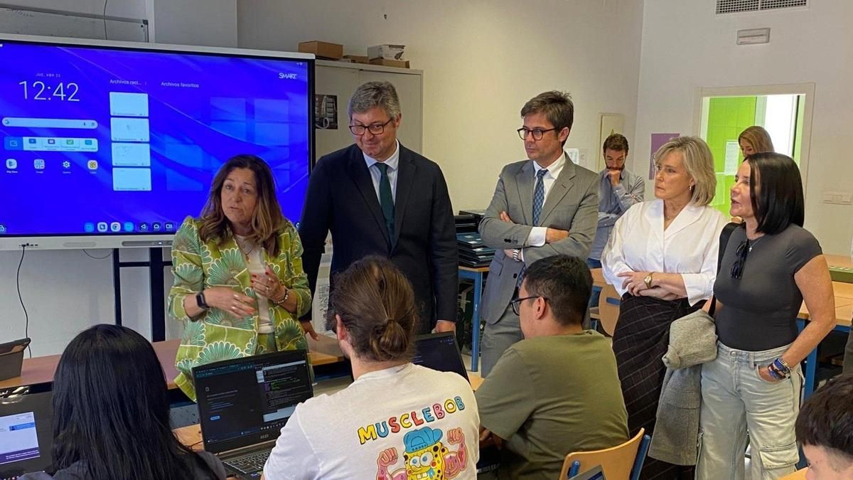 La Junta asegura que la denuncia de algunos partidos sobre la privatización de la FP "no se ajusta a la realidad"