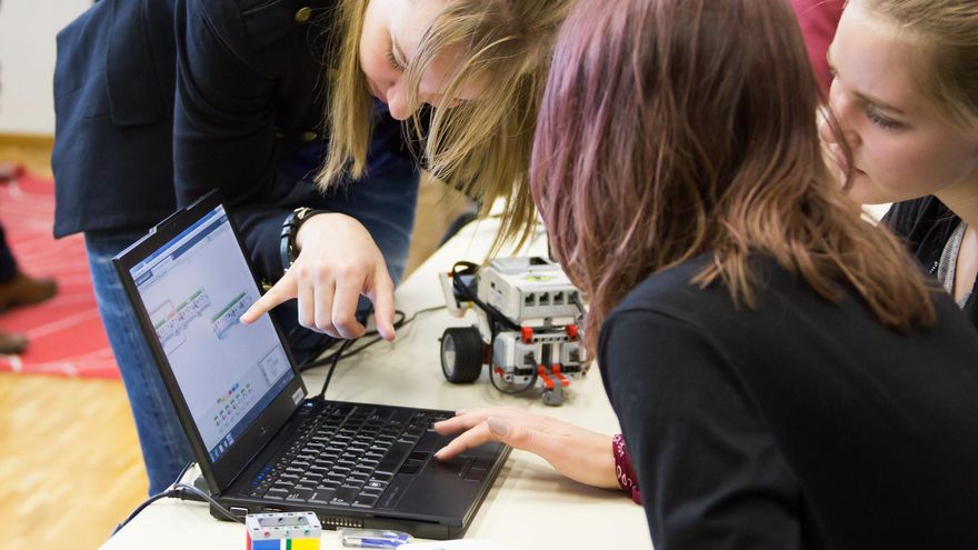 Mujeres y tecnología