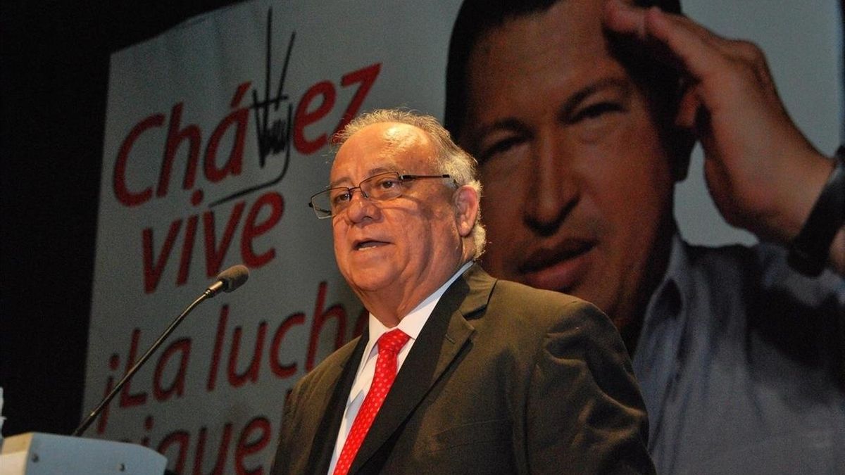 El embajador de Venezuela en España asegura estar en "ejercicio pleno de su función": "A mí no me designaron en Twitter"