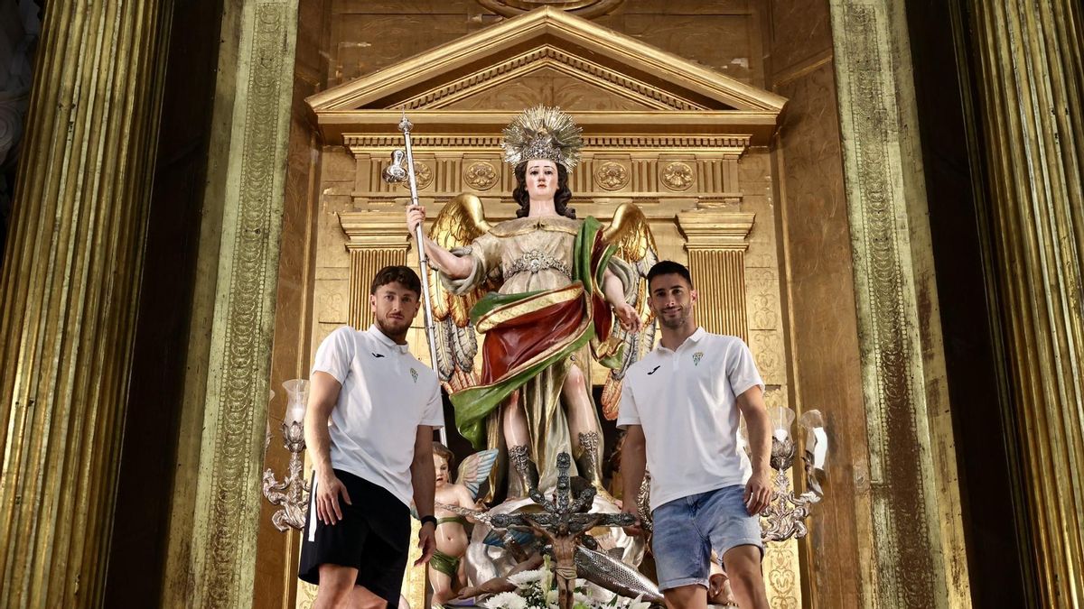 Así ha sido la tradicional ofrenda floral a San Rafael del Córdoba CF