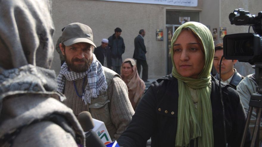 Shakila Ibrahimjil, periodista afgana: "En la tele de Afganistán da igual ser hombre o mujer, nadie va a poder informar libremente"