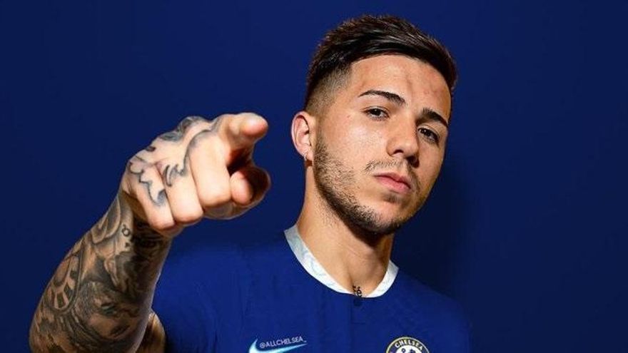 Enzo Fernández pasa al Chelsea en una transferencia récord para un jugador argentino