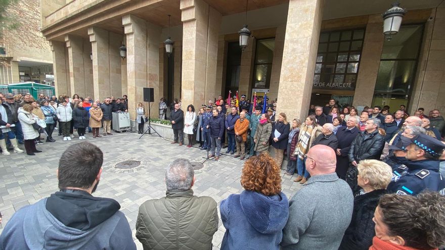 Concentraciones en toda Castilla-La Mancha tras la muerte de dos guardias civiles al ser embestidos por una narcolancha