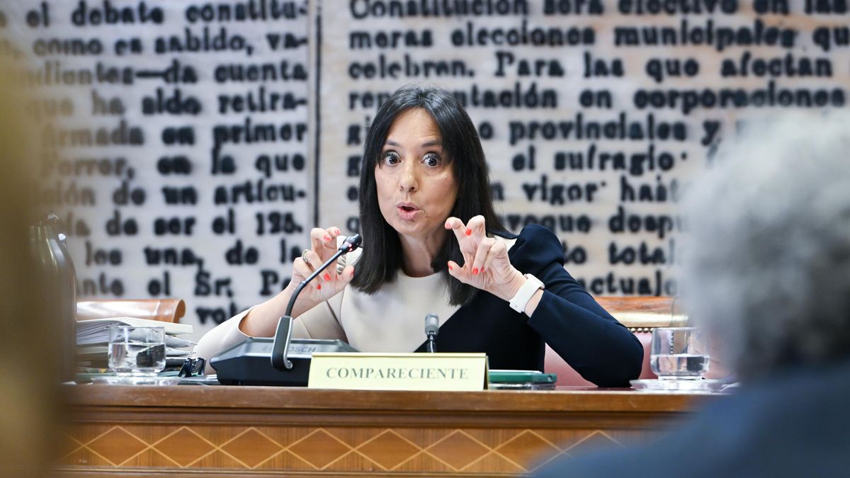 Entre Leire Díez y Antonio Balas, la directora de la Guardia Civil no tiene dudas