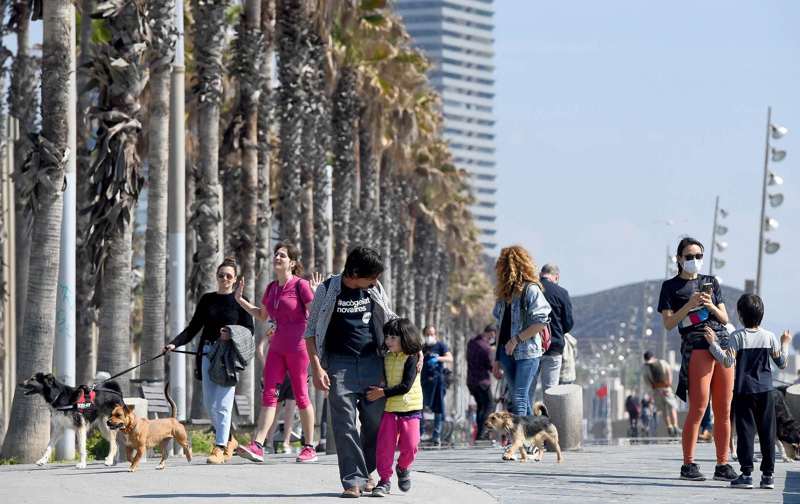 El frente marítimo de Barcelona este domingo