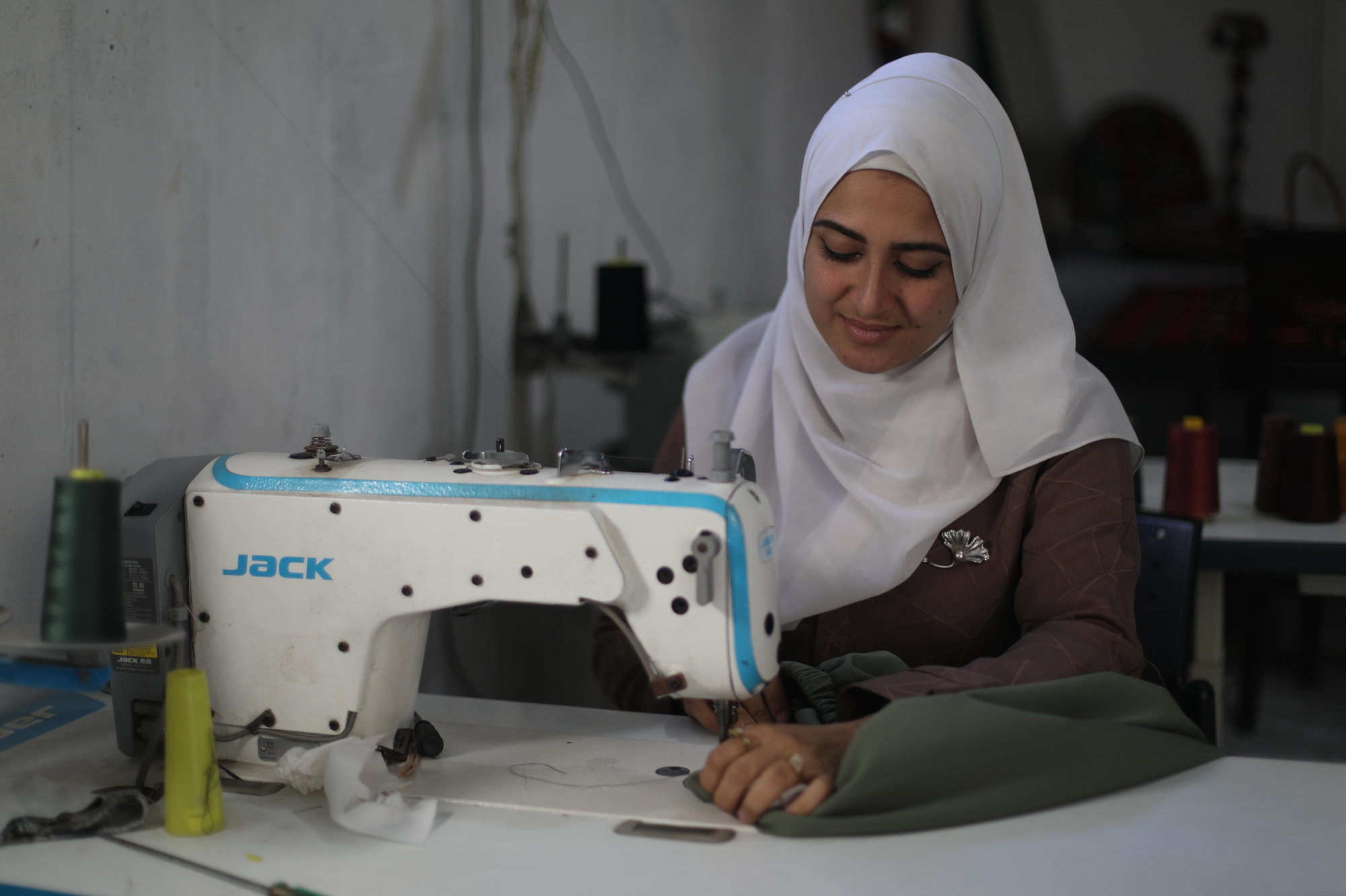 Nour Al Nimla sigue trabajando con los pocos medios disponibles en Gaza.