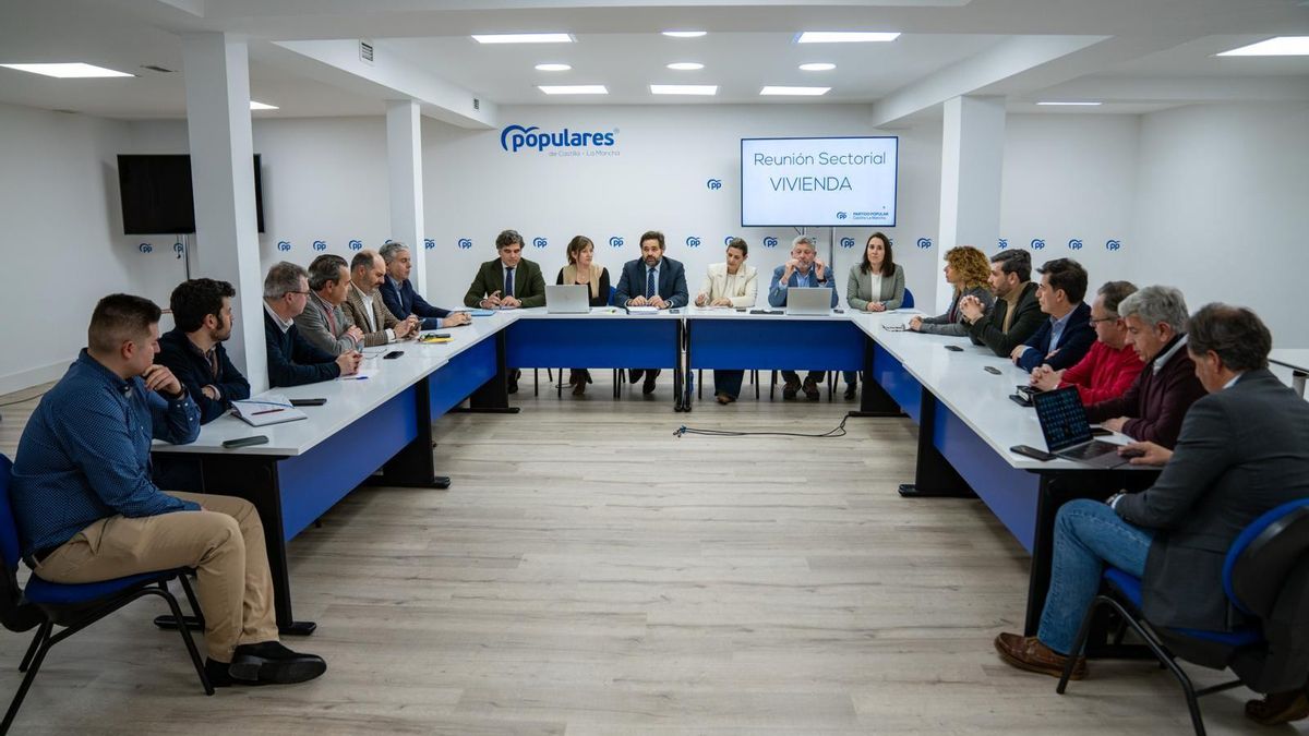 Paco Núñez promete un "gran plan de vivienda" con "menos burocracia, más suelo y apoyo real a los jóvenes"