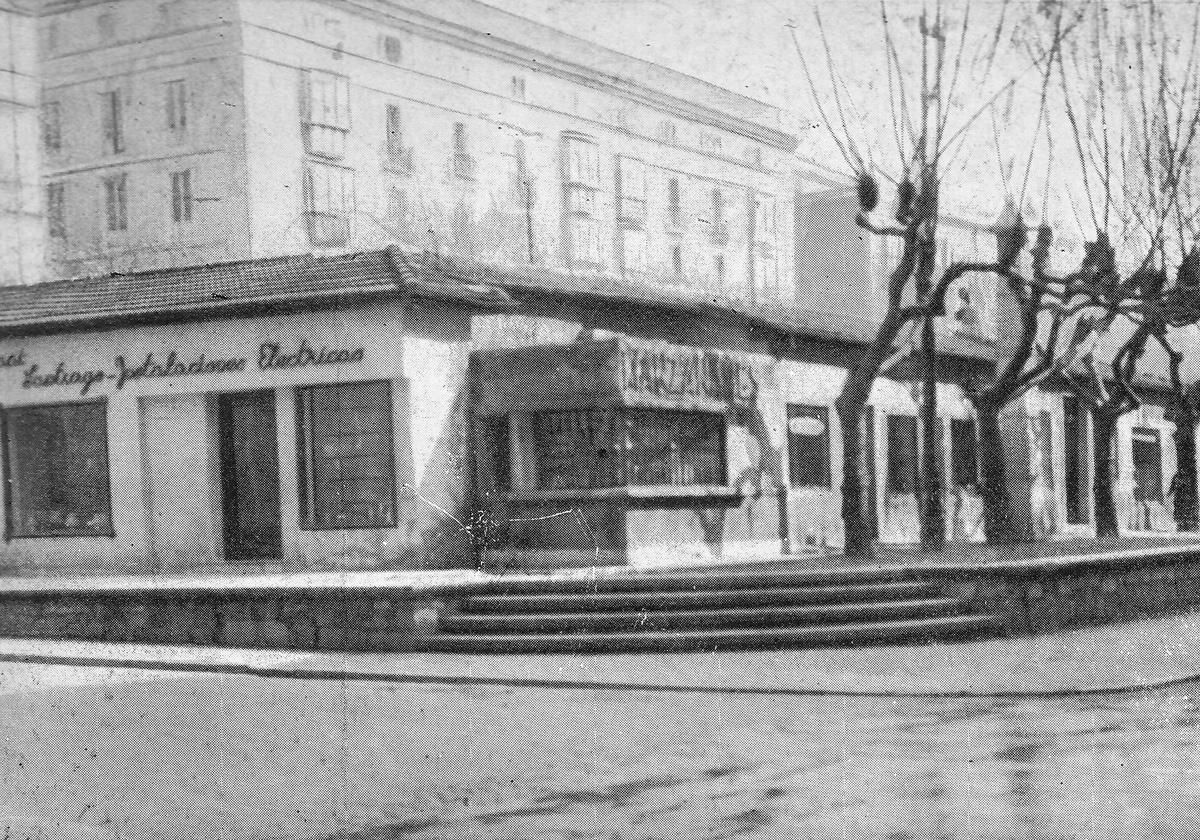 Barracones temporales para el comercio en plaza Jose Antonio.