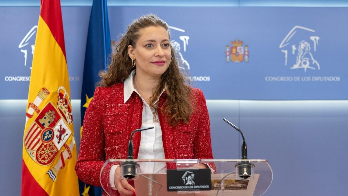 La portavoz del PP, Ester Muñoz, en una rueda de prensa