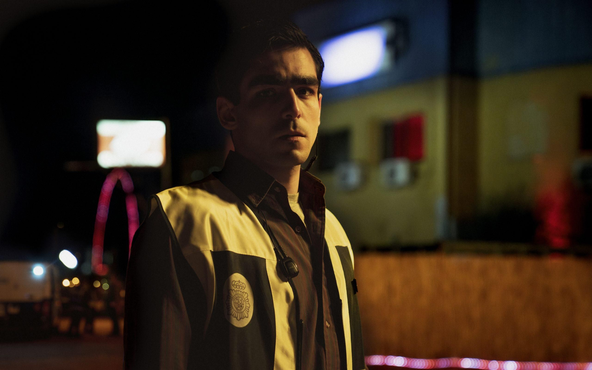 Movistar Plus+ anuncia 'El castillo' y muestra sus primeras imágenes con Raúl Arévalo, Omar Ayuso y todo el reparto